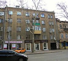 Продам 3-комнатную сталинку, центр, Ришельевская / Успенская, балкон .