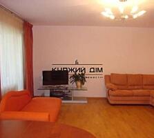 М. Харьковская, трехкомнатная, ул. Николая Бажана, 26. Площадь : 97 ..