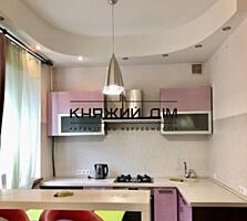 Продажа 3-х к.кв. студио по ул. Уманской 47, 80/38/28 кв. м, 1/5 эт. .