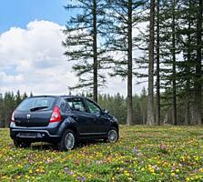 Dacia Sandero. Мотор 1,6 бензин, механика. Год выпуска 2010.