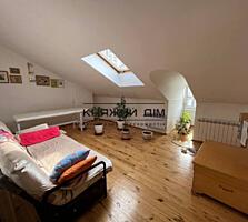 Продается 5-комнатная 2-уровневая квартира в царском доме по ул. ...