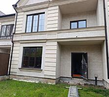 В продаже таунхаус в черте города , район Черноморка. Море - в пешей .