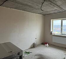 В продаже двухкомнатная квартира в самом центре Авангарда. Площадь — .