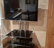 Продам телевизор с подставкой