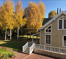 Продается прекрасный дом, 204 кв.м., 2 этажа, 18 соток. Дом с крышей .