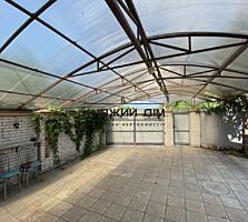 Продаж будинку в с. Вишеньки. Площа 120 кв. У першому передпокій, ...