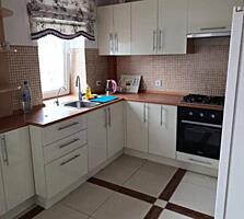 Продается просторная двухуровневая 3-комнатная квартира с ремонтом в .