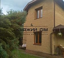 Продажа дома 240 кв.м. Старые Безрадычи. В доме 4 комнаты, есть сауна 