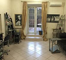 Продается двухуровневая квартира, ул. Екатерининская площадь