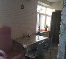 Предлагается к продаже 3-х комнатная (по факту 2-х комнатная) ...