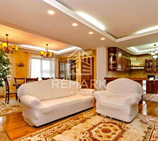 Se vinde casă spațioasă, cu 16 ari de teren! Suprafata: 380 mp. ...