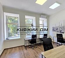 Продаж 2-кімнатної квартири в історичному центрі міста, поруч з ...