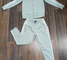 Спортивный костюм Adidas размер L оригинал