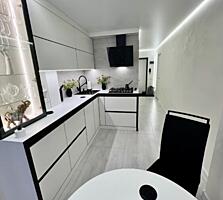 Продается 2х комнатная квартира с новым ремонтом, мебелью и техникой.