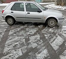 Продам малолитражку. Мазда 121.