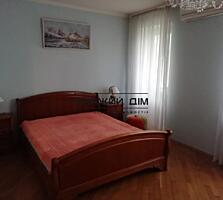 Продаж 3-х к. великої квартири біля м.Лівобережна по вул ...