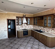 Продам 3- комнатную квартиру на Среднефонтанской