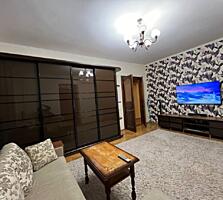 Продаётся двухкомнатная квартира в центре Тирасполя(Сталинка))