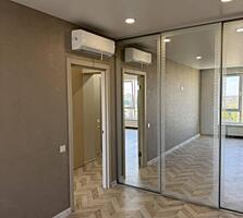 Предлагается к продаже  просторная двухкомнатная квартира на ул ...