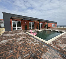 Продам новый дом в Кошарах, бассейн, первая линия лимана