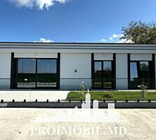 Vă propunem spre vânzare această casă cu 3 camere și living, sect. ...