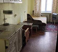 Продается комната в коммуне на Черемушках. Комната находится на ...