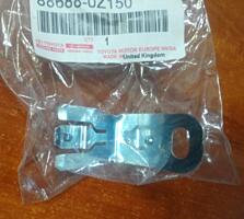 Toyota 886881E420 / 886880Z220 Кронштейн Гайка 90177-2201