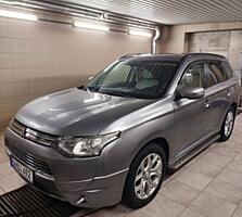 Mitsubishi Outlander 2014гPlug-in Hybrid.