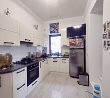 Предлагается к продаже трехкомнатная квартира в  историческом центре .