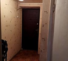 Продаётся 3-комнатная квартира, 2/5 центр, ТОРГ.