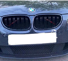 Vind grila tip M bara fata negru lucios Bmw-5, e60 e61