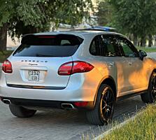 Продаю Porsche Cayenne