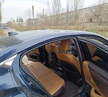 Продаю Lexus ES300h