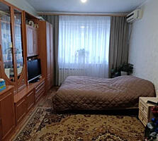 Продам комнату в коммуне 18 кв. м., 3/3, ул. Новаторов/Адмиральский пр.