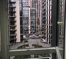 Планування: - кухня-студія з виходом на лоджію - три окремі спальні - 