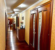 Продам большую трёхкомнатную квартиру