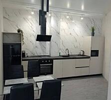 Продается просторная квартира с новым ремонтом, мебелью и техникой на 