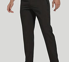 Новые спортивные брюки с молниями на карманах.
48; 50; 52;