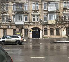 Предлагается в продажу комната в коммунальной квартире. Комната ...