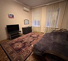 Предлагается к продаже светлая, двухкомнатная квартира в центре ...