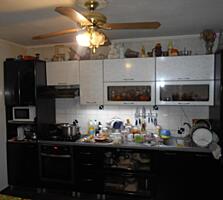 Площадь участка - 10 соток земли. На участке 2 дома, 1-й дом - 2 ...