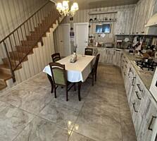 Предлагается к продаже двухэтажный дом в Нерубайском общей площадью ..