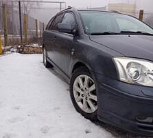 Таёта Авенсис