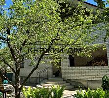 Пропонується до продажу 2-х поверховий будинок в с. Віта-Поштова. ...