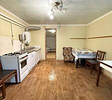 2буд. на одній територіїї 11 соток. Троїцька БЕЗ КОМІСІЇ