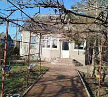 Дом в Александровке, 2004 года постройки с сауной и бассейном.