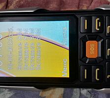 Продам новый 4 сим карты телефон.