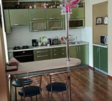 Продам трёхкомнатную квартиру. Центр