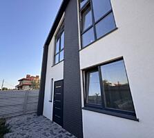 Предлагается к продаже  дом  площадью 100 кв.м в Лесках. Расположен ..