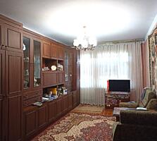 25000 $. Трехкомнатная квартира, центр - 72 м2., ул. Свердлова, 7 эт.